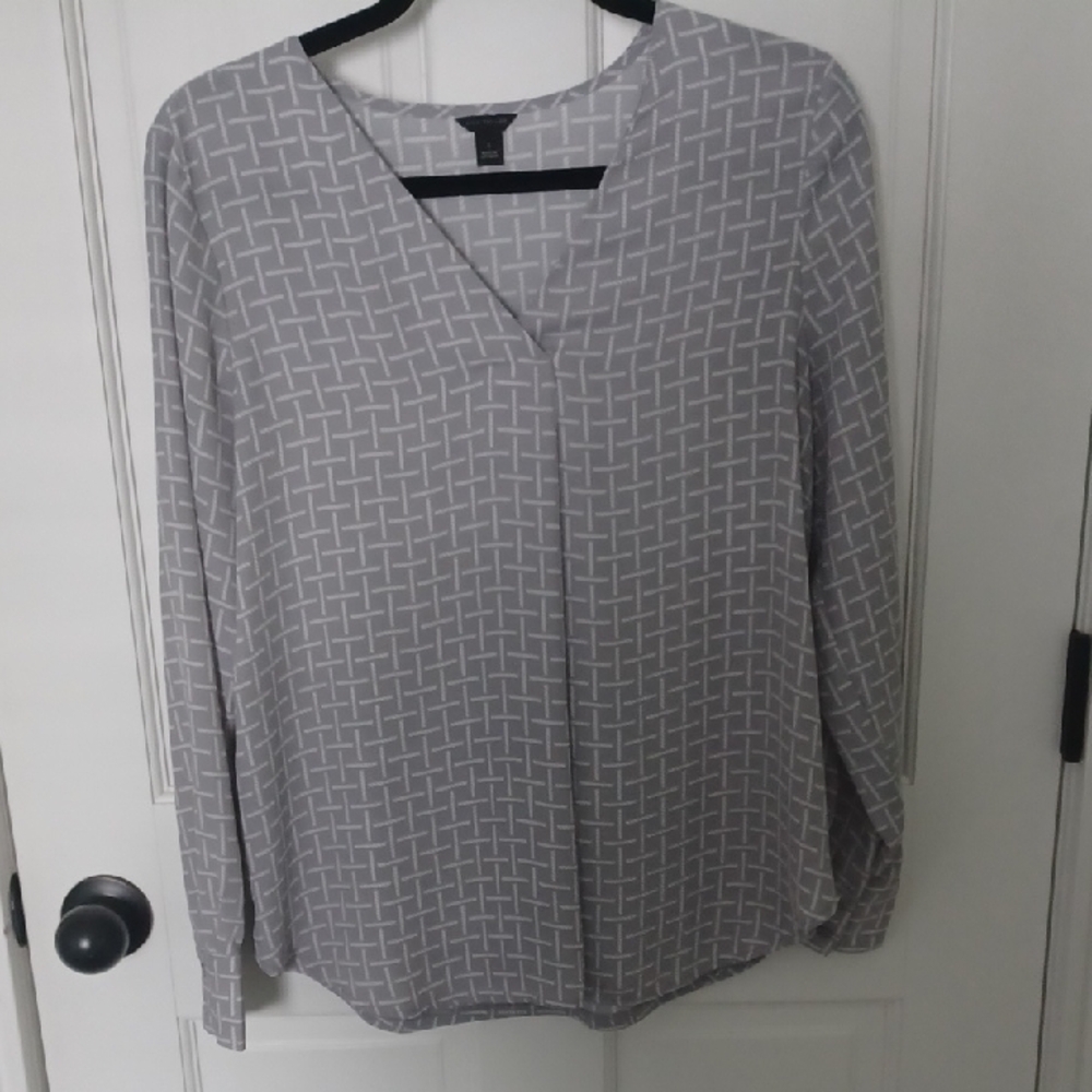 Ann Taylor Gray Geometric Blouse
